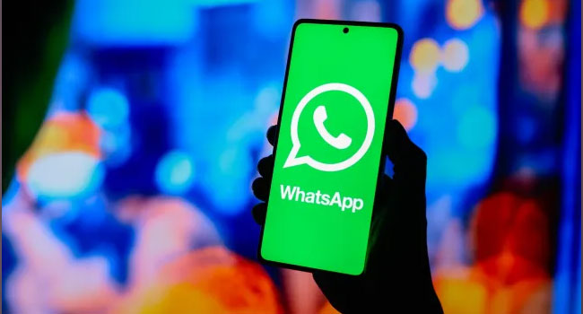 Iranians React to Lifting of WhatsApp Ban Amidst Broader Internet Restrictions